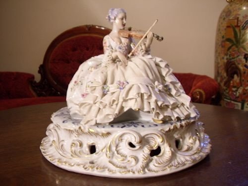 luigi fabris hand painted continental porcelain lady playing violin c185070