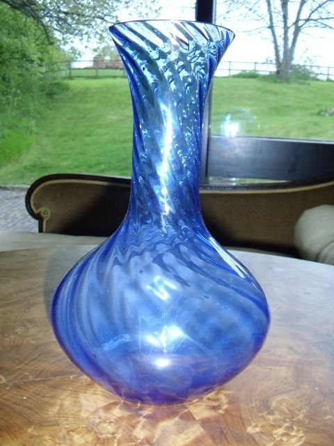 blue bulbass glass vase with twist design