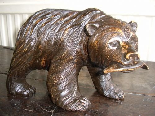 black forest large carved bear c190020 carrying dead salmon