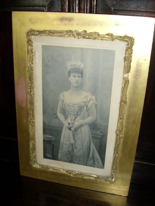 original first edition photograph of queen mary bearing her signature and date 1907 in original plaster gilt frame