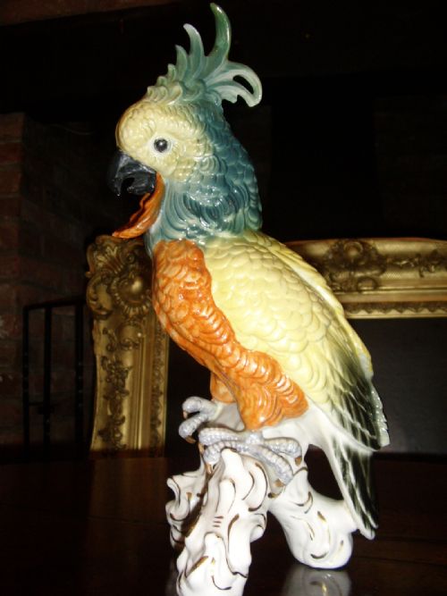 dresdon porcelain parrot 125 inches high
